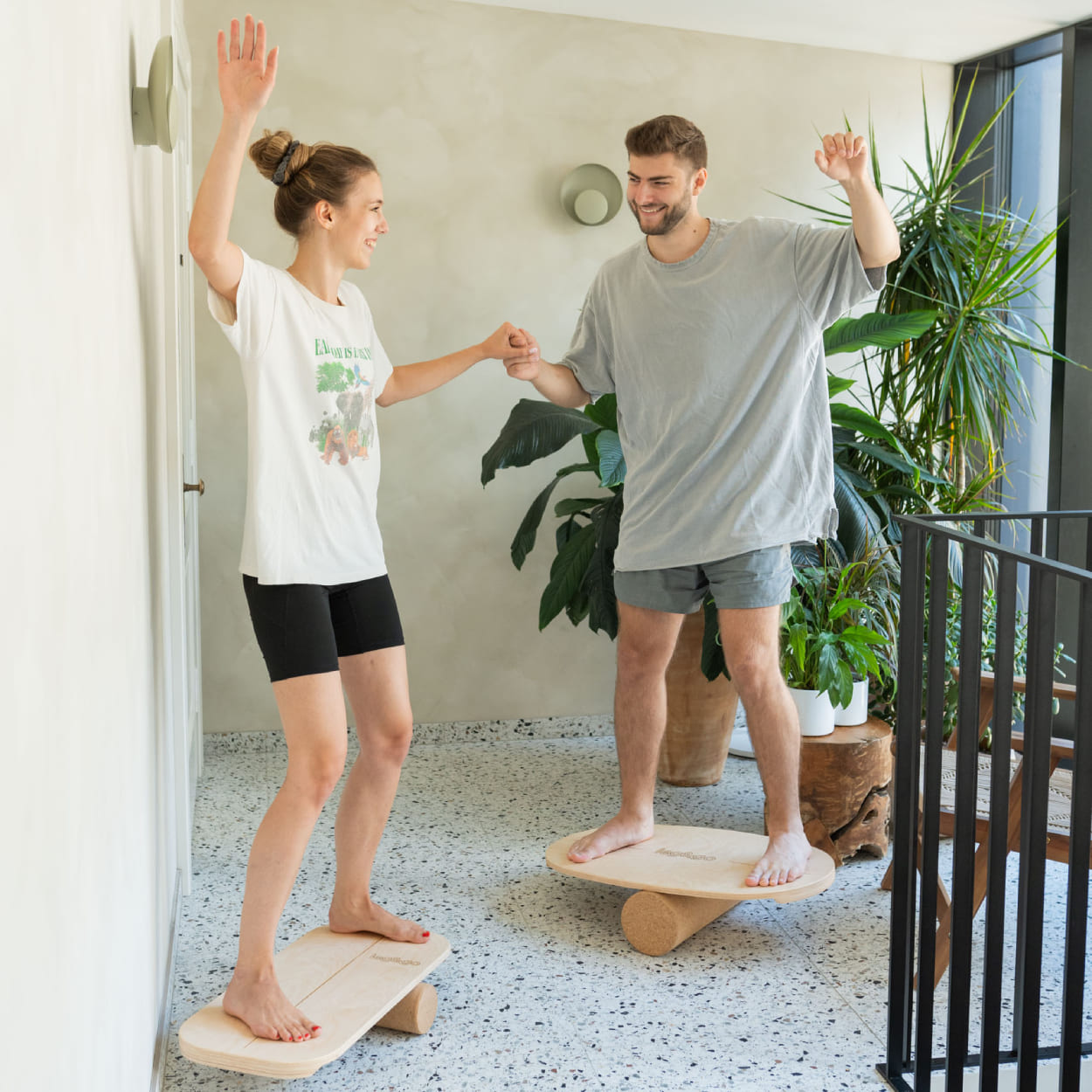Balance board with exercise roll - oval