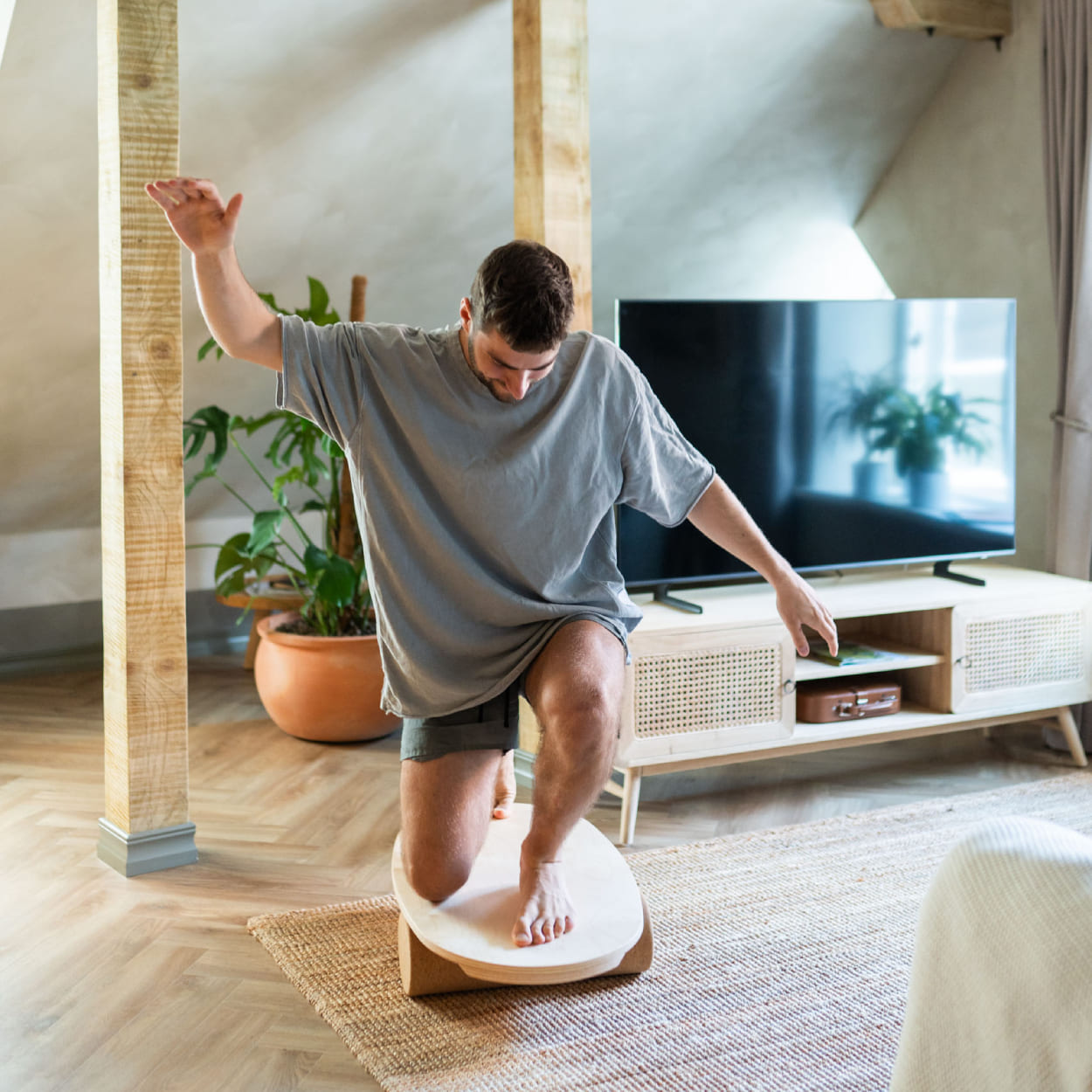Balance board with exercise roll - oval