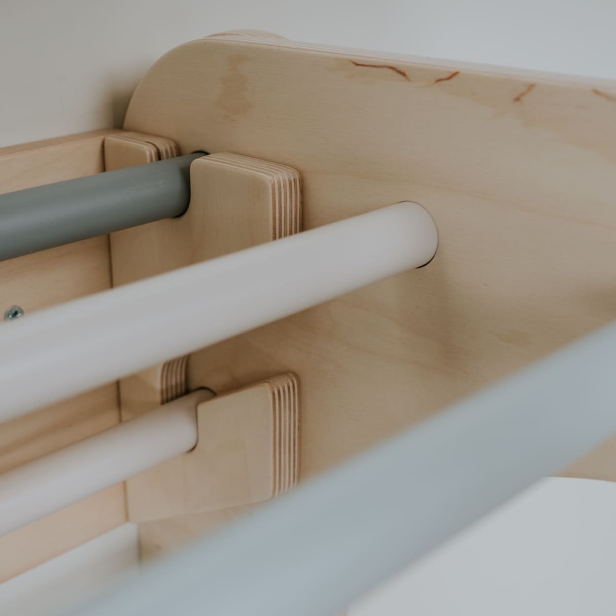 close up of leg&go Swedish ladder top hanging bar connector piece. 