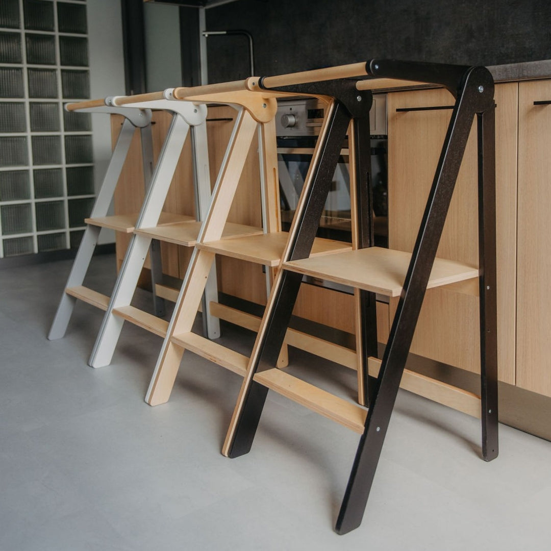 Kitchen towers with removable rails in four different colors – white, black, natural wooden, and grey