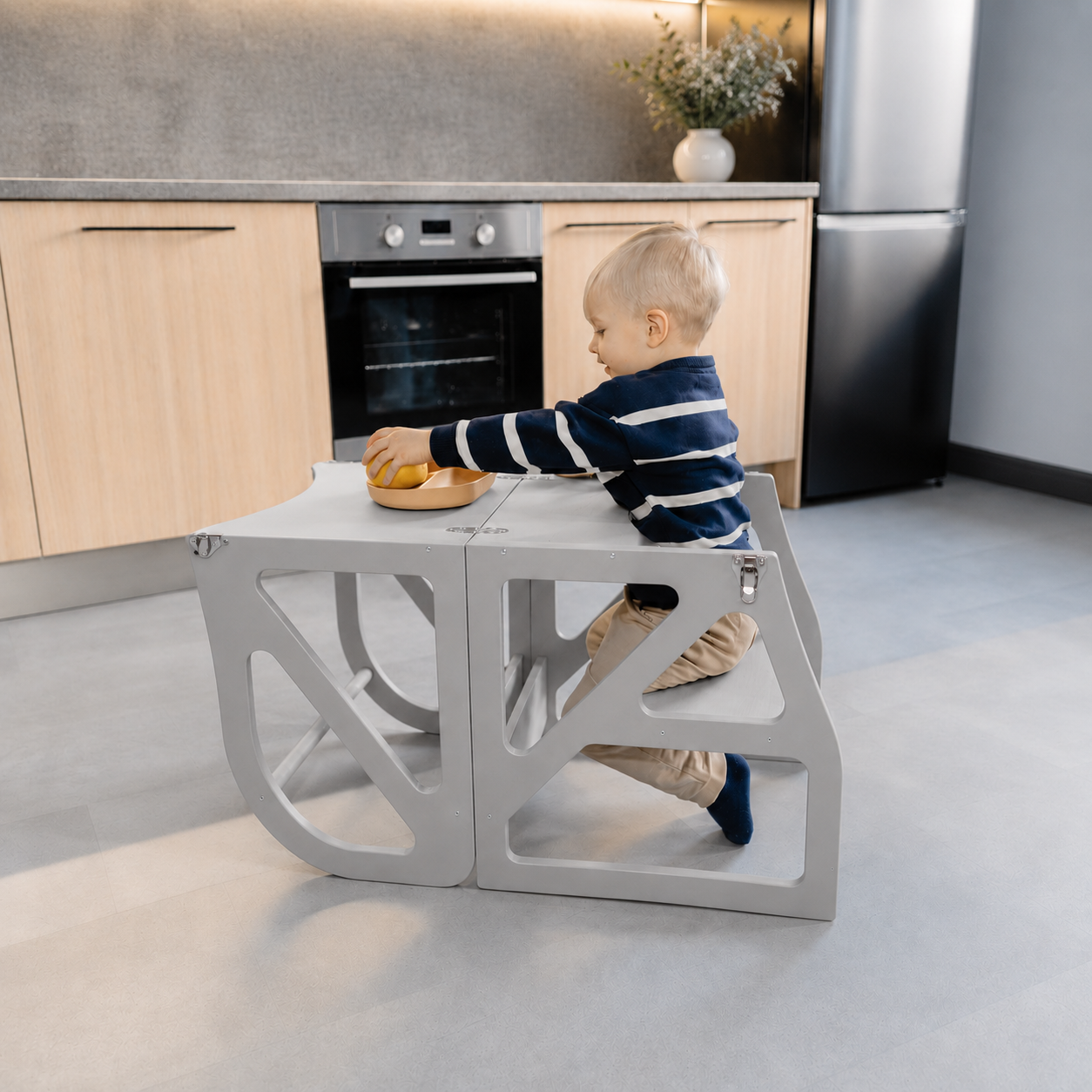 Transformable Kitchen Tower Securestep